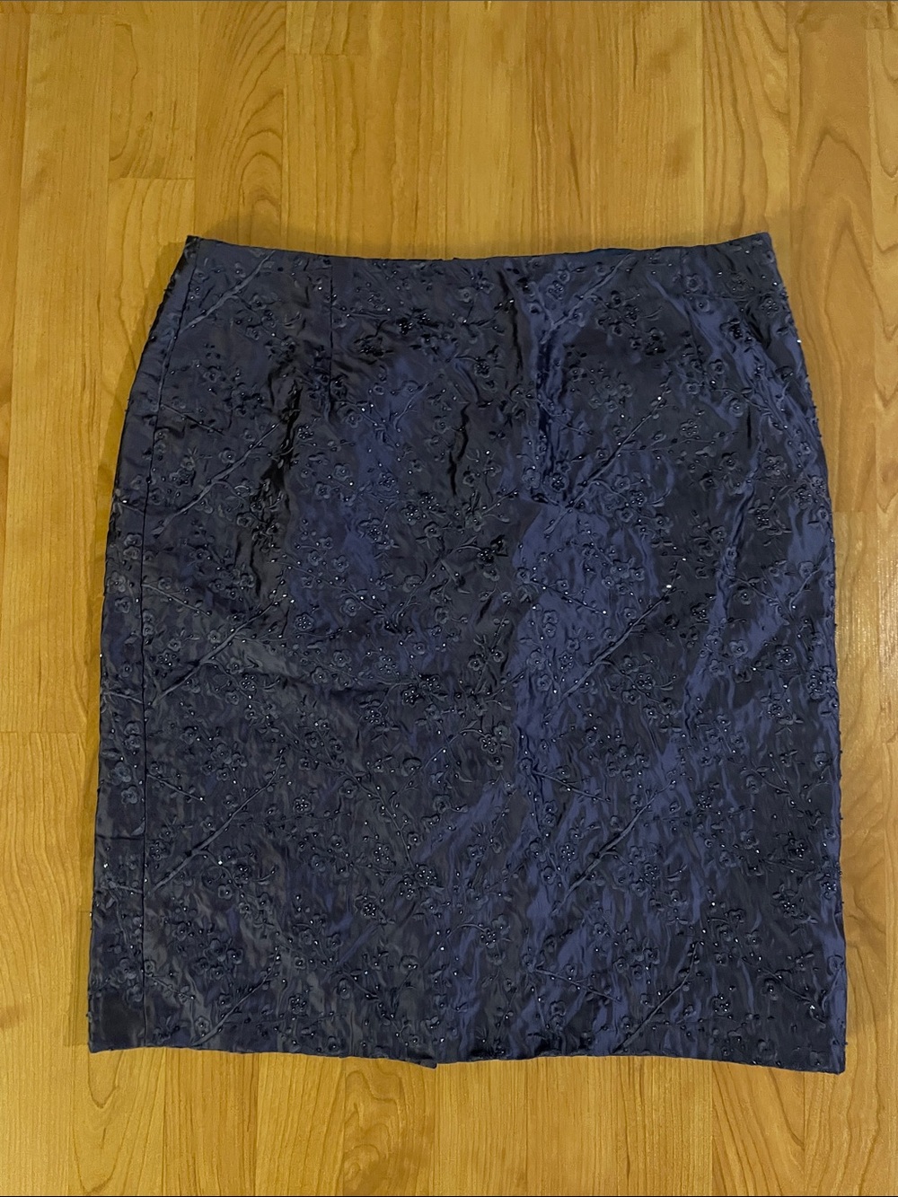 Vintage 100% silk beaded embroidered pencil skirt